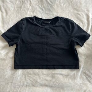 xs black cropped tee